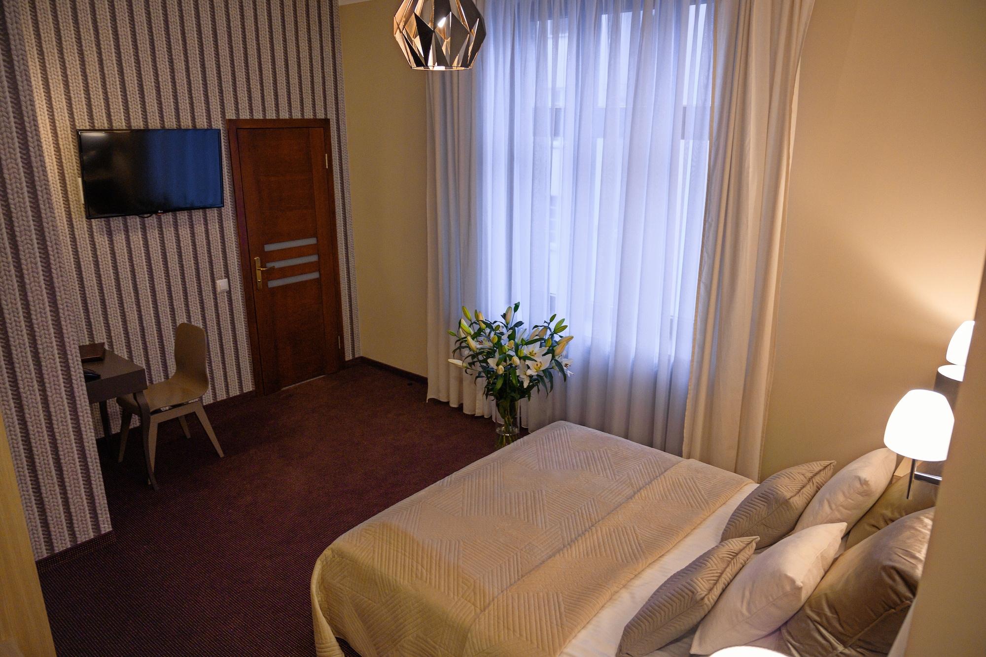 Hotel Kazimierz II Krasków Exteriör bild