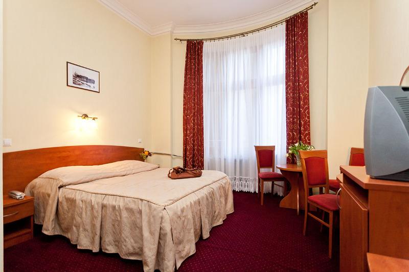 Hotel Kazimierz II Krasków Exteriör bild
